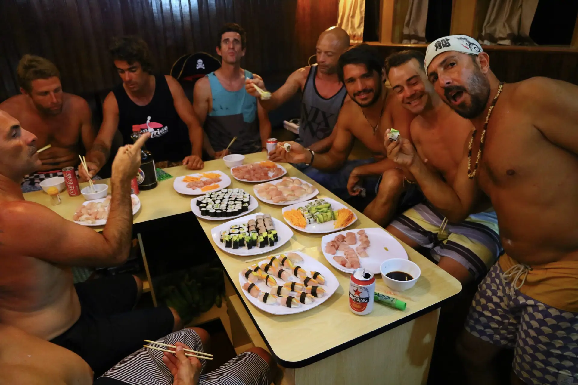 833730430-sushi-time